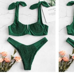Green underwire bikini set